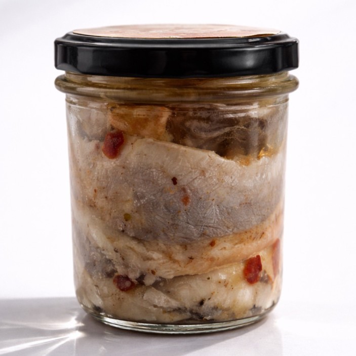 FILETY ŚLEDZIOWE W ZALEWIE KORZENNEJ W OLEJU 350 ML (1)